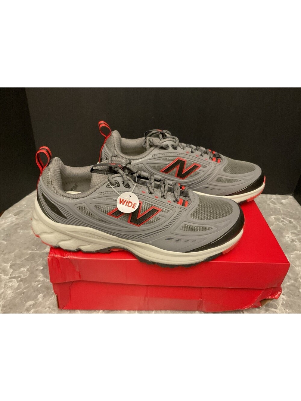 New! Mens New Balance Fresh Foam 410v9 Trail Running Shoes. Size 7.5-2E. Nice!!!